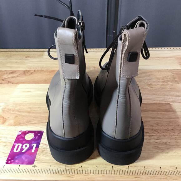 C La Canadienne Women's 7.5 Grey Italian Leather Lace-Up Side Zipper Combat Boot - Picture 5 of 11